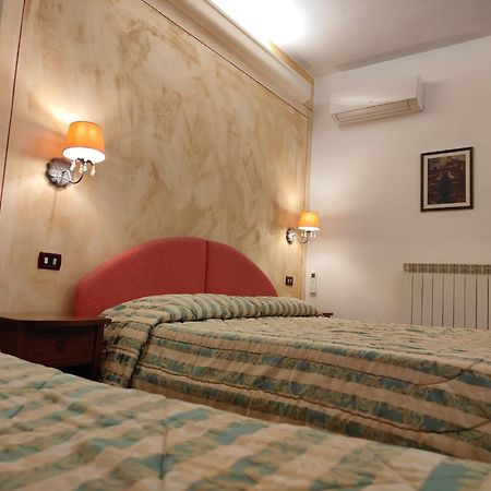 Hotel Ristorante Da Carlos Santa Maria Giudice Eksteriør billede