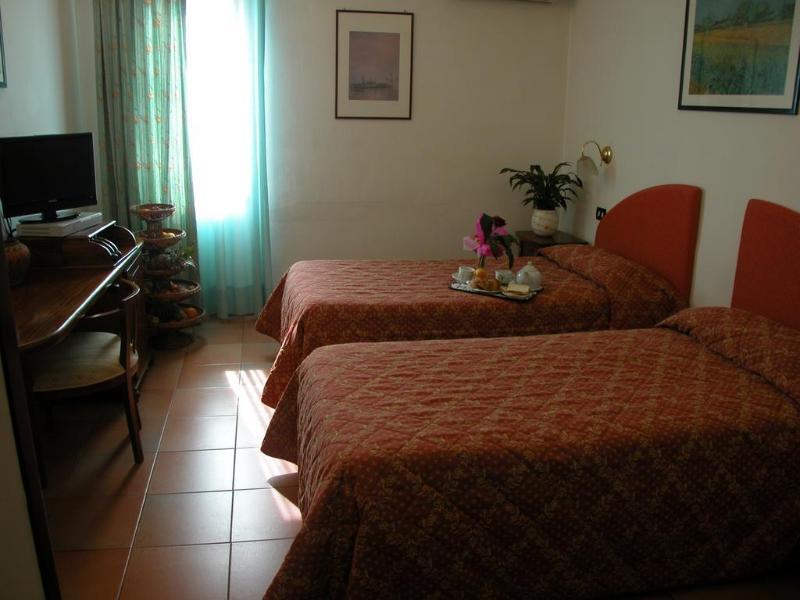 Hotel Ristorante Da Carlos Santa Maria Giudice Eksteriør billede