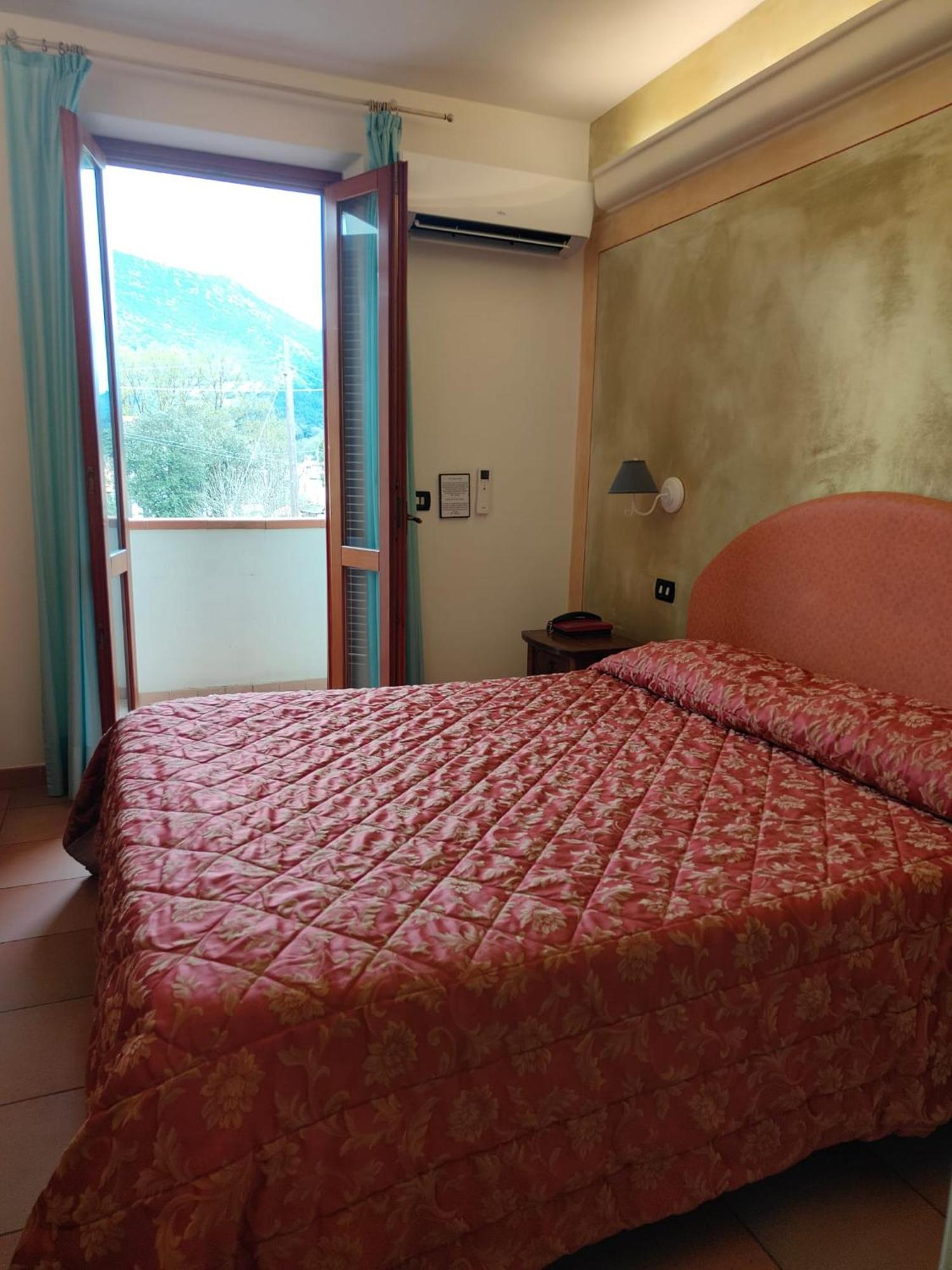 Hotel Ristorante Da Carlos Santa Maria Giudice Eksteriør billede